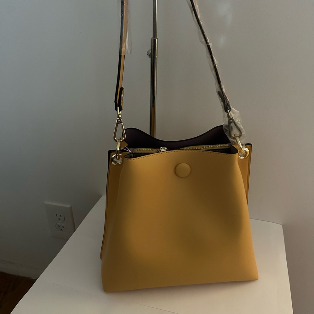 Hip shoulder bag with bonus coin wallet